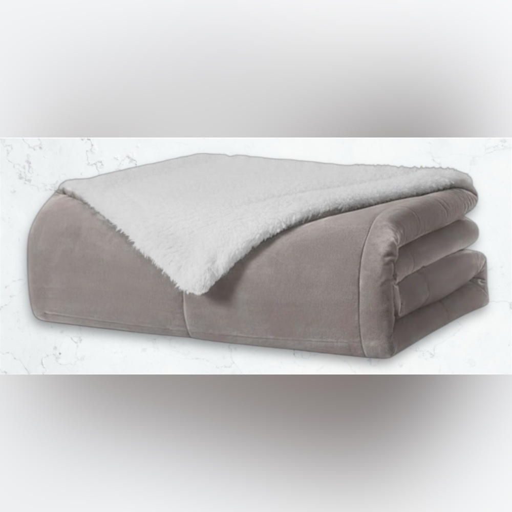 UGG Sherpa Comforter - Gray - King - Picture 6 of 15